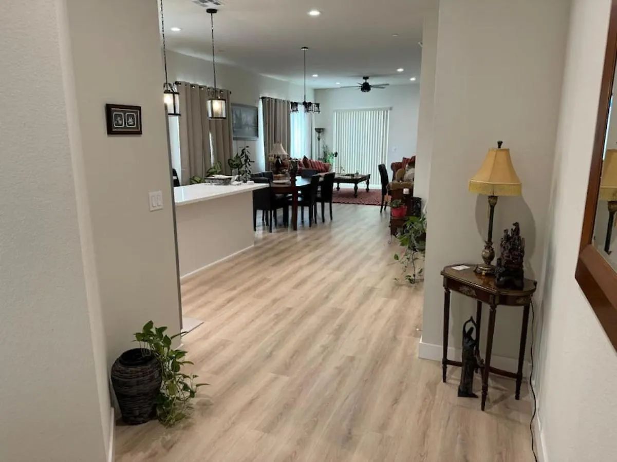 Дом отдыха Brand New South Sacramento Home